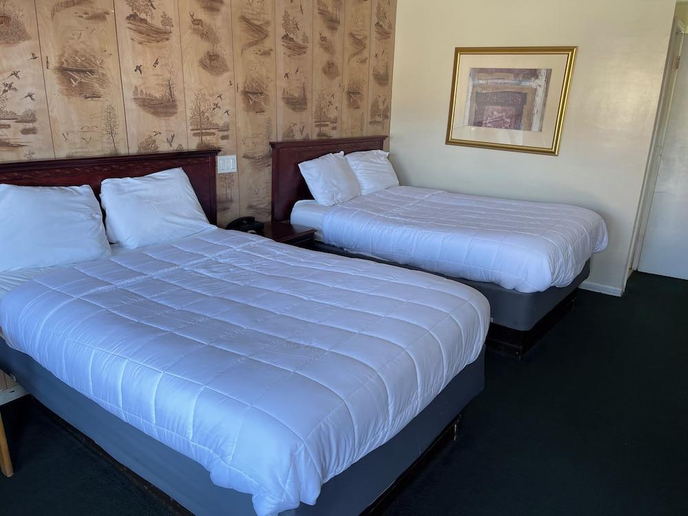 Paramount Motel photo 15