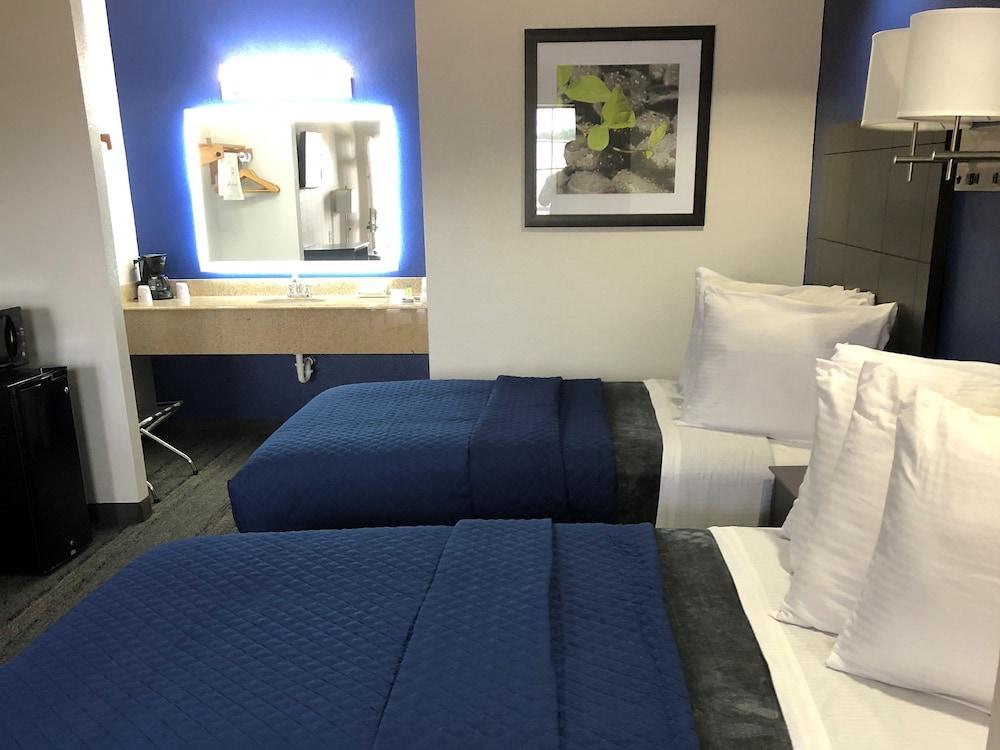 Executive Inn & Suites Joaquin photo 15