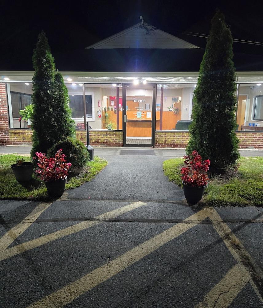 Nashoba Valley Inn & Suites photo 1