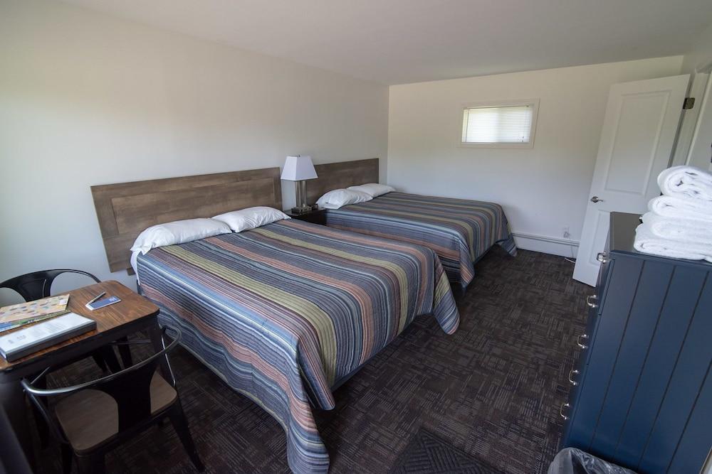 Three Lakes Motel photo 9