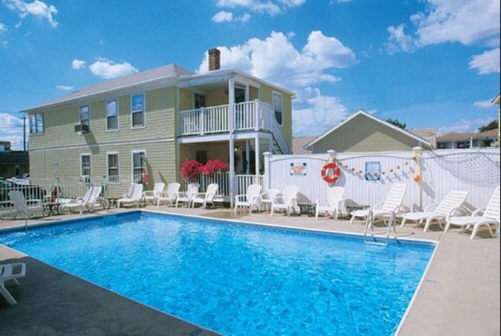 Echo Motel & Oceanfront Properties photo 10