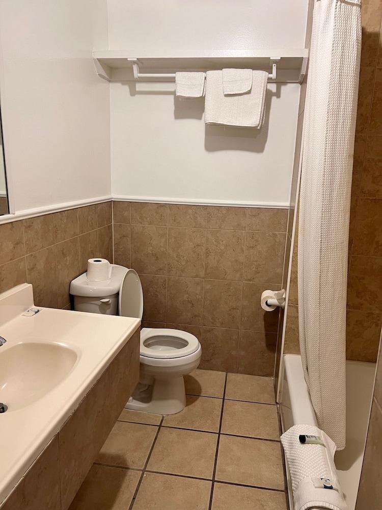 BUDGET INN photo 9