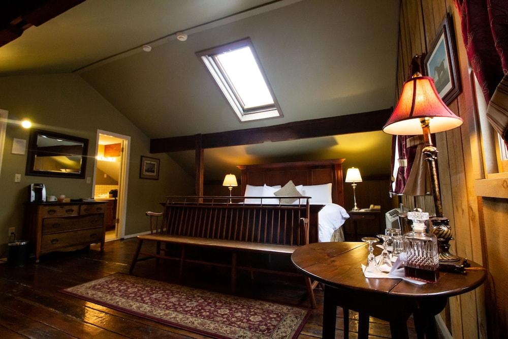 Delamater Inn photo 61