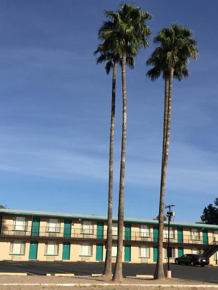 Amazon Motel photo 22