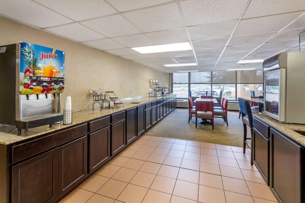 Comfort Inn Alliance photo 47
