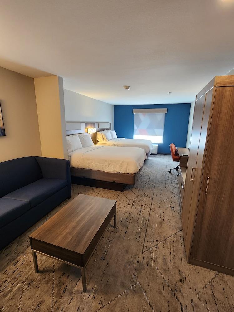 Holiday Inn Express & Suites Perry by IHG photo 17