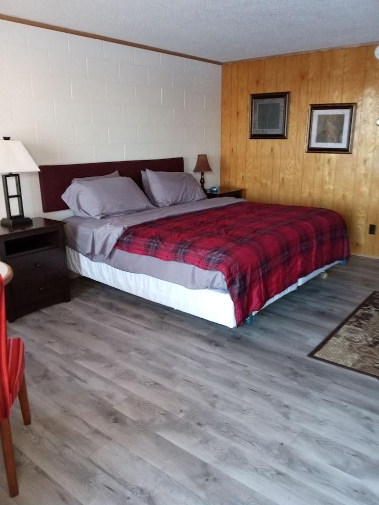 Northwoods Inn LLC photo 14