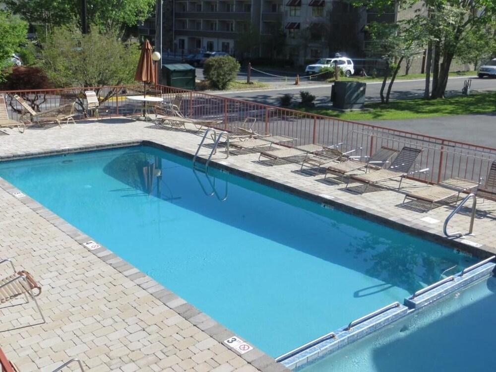 Mountain House Inn photo 37