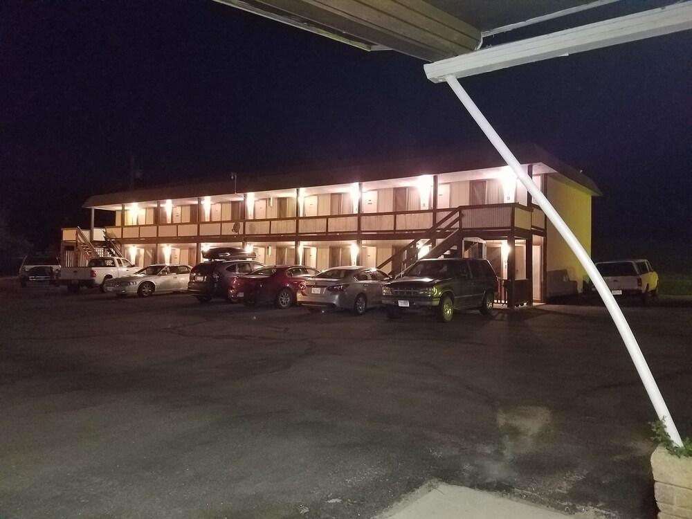Moorcourt Motel photo 7