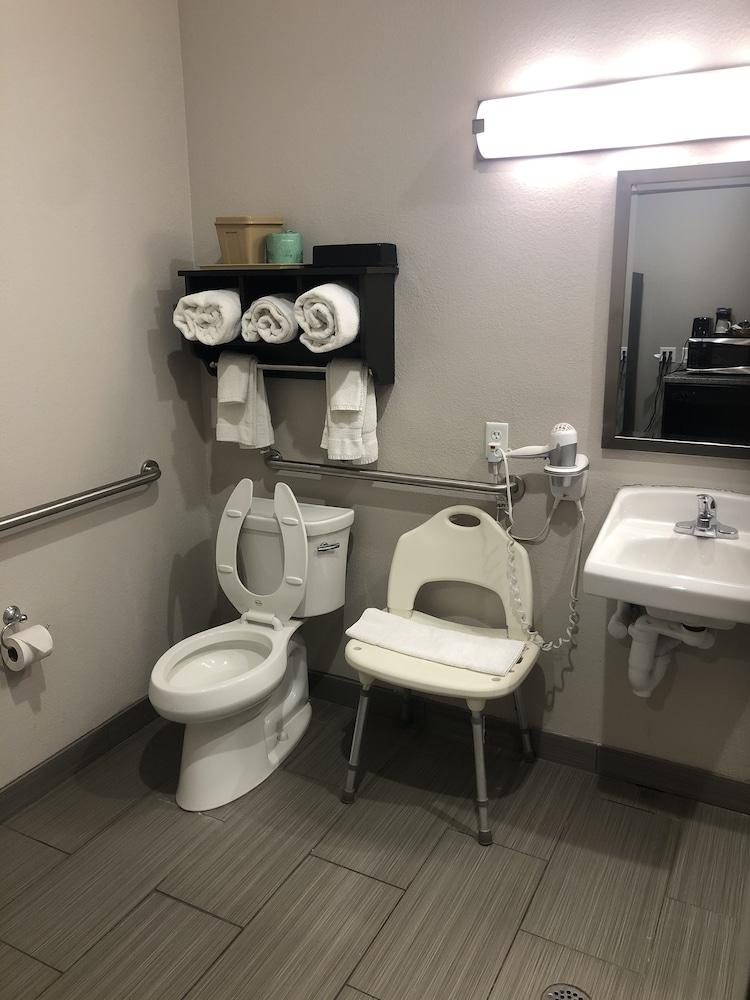 MainStay Suites Odessa I-20 photo 15