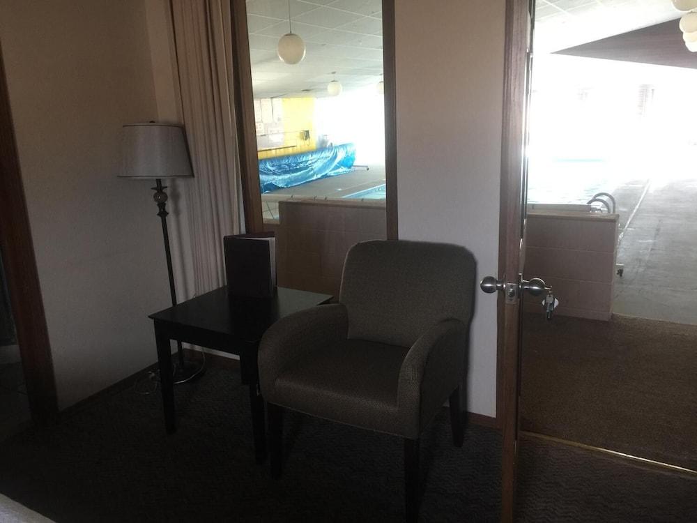 Sunset Motel photo 8