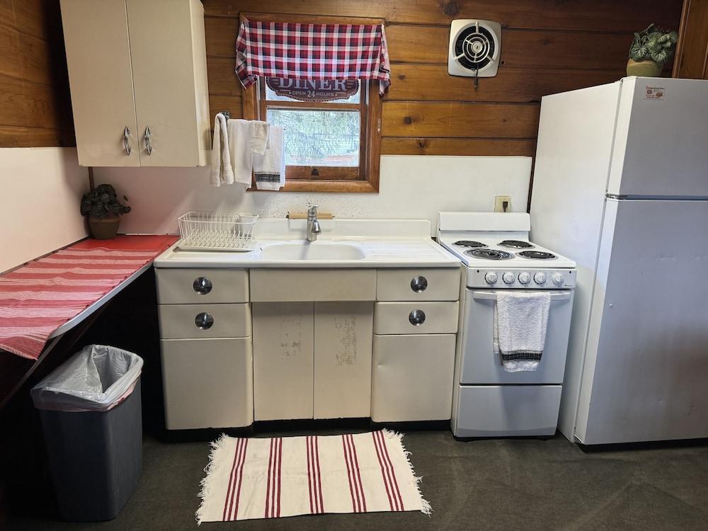 Kootenai Valley Motel photo 76