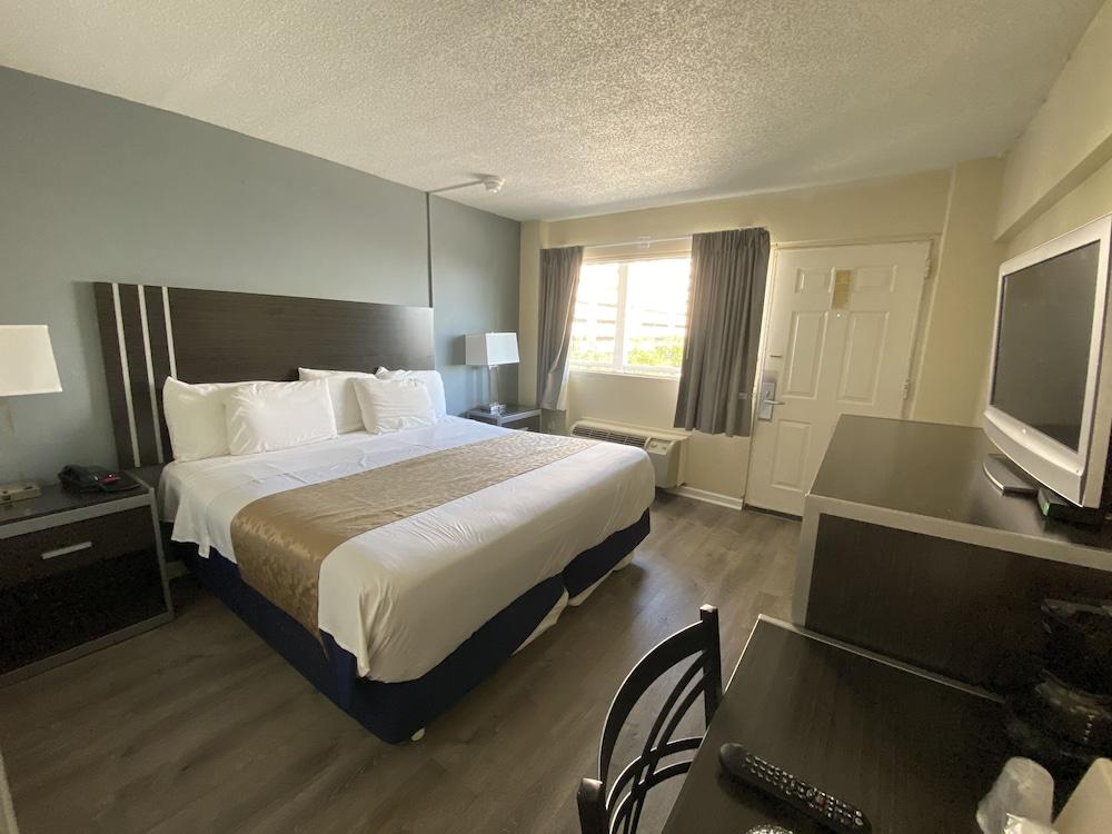 Red Carpet Inn & Suites photo 55
