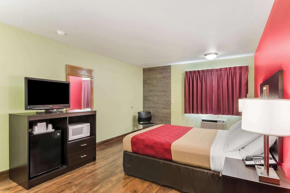Econo Lodge photo 9