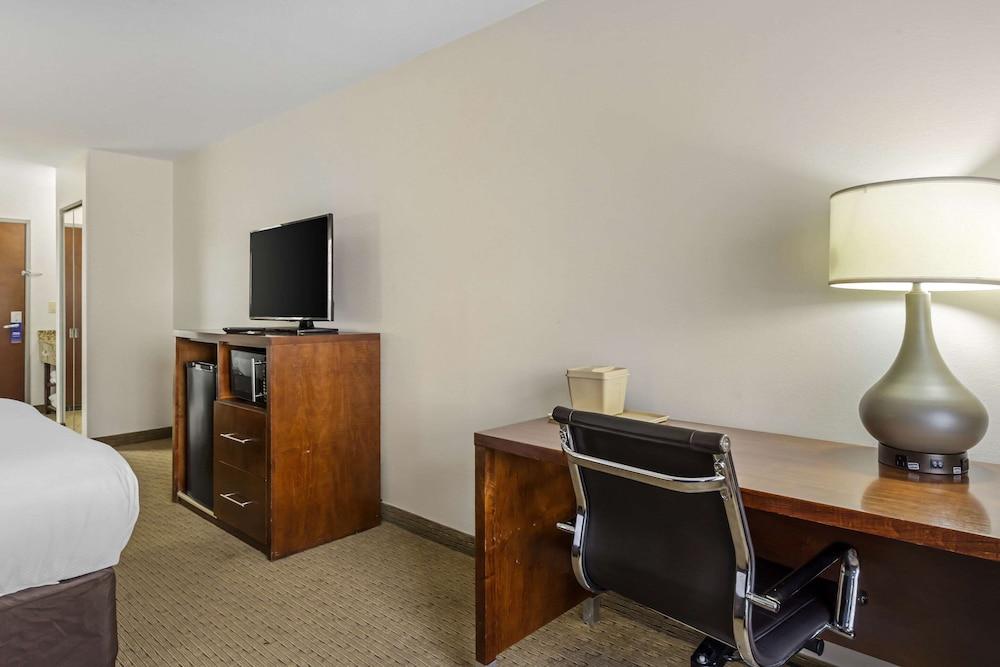 Comfort Inn Garner Clayton I-40 photo 5