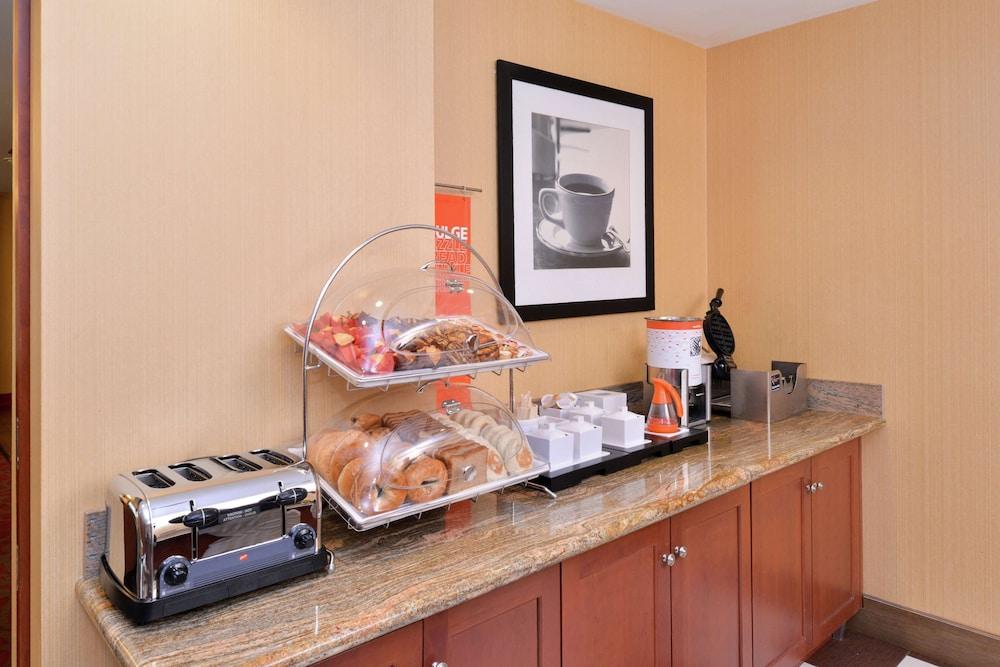 Hampton Inn Martinsburg photo 23