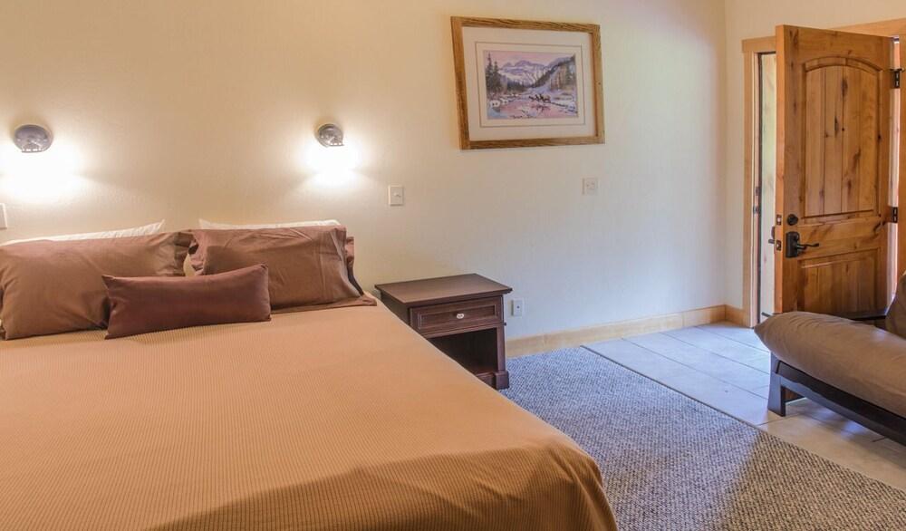 Halfway Hotel photo 5