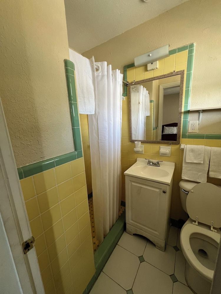 Budget Inn photo 16