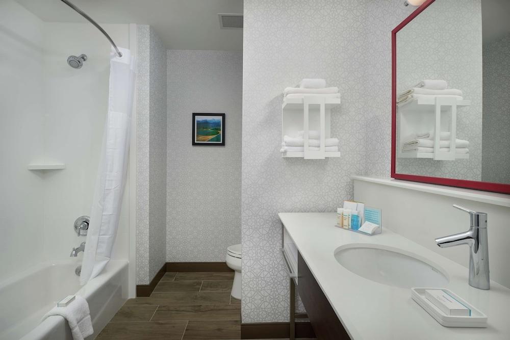 Hampton Inn by Hilton Burley photo 17