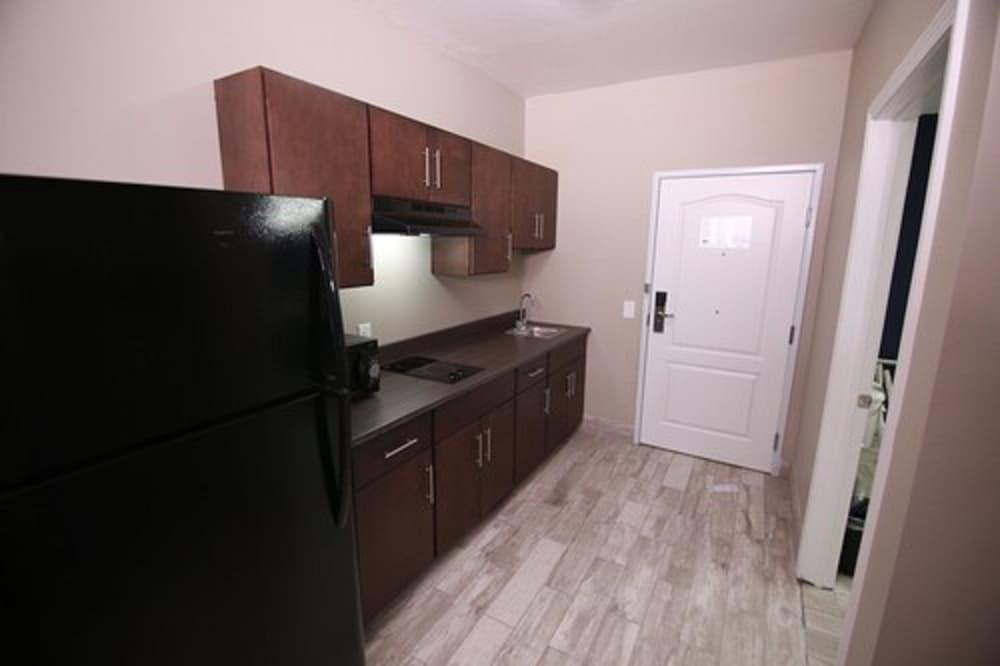 Home Inn and Suites photo 7