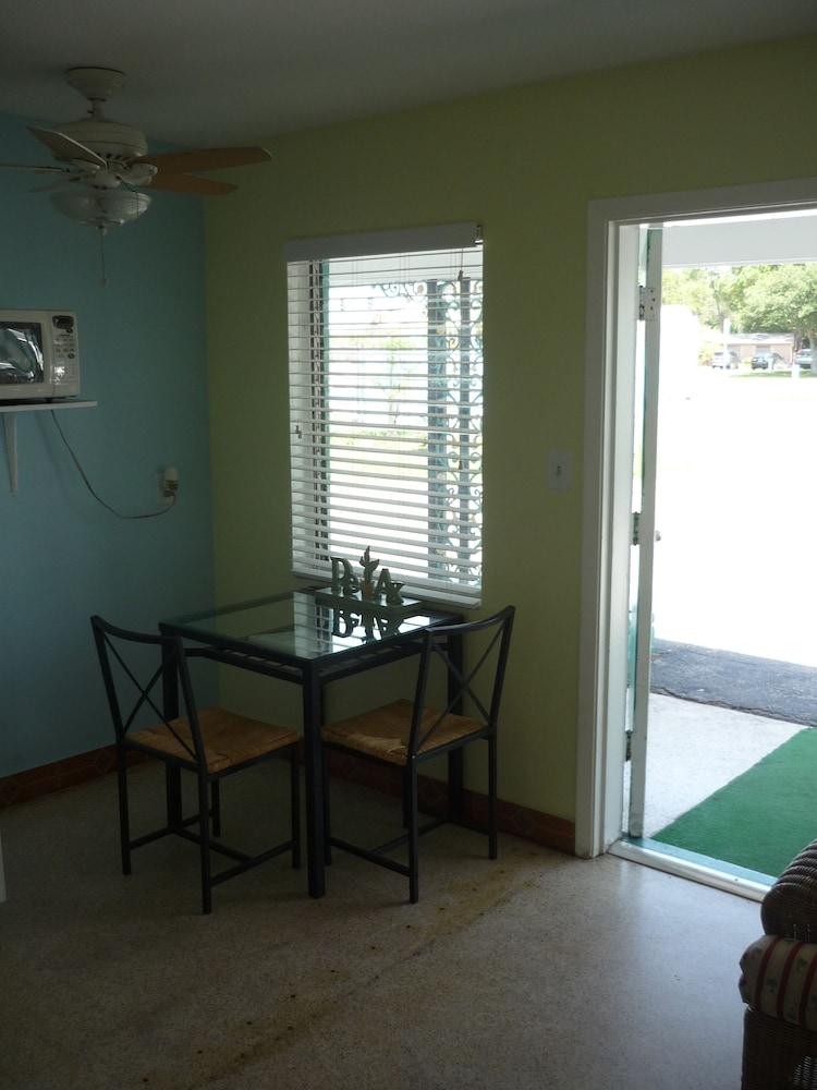 Palm Court Motel photo 18