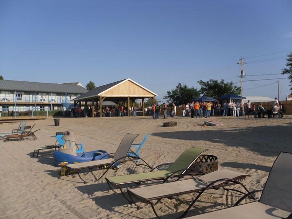 Beachfront Resort photo 5