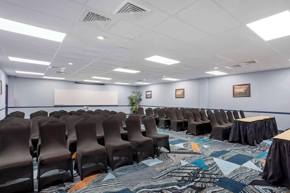 Best Western Rutgers University Hotel photo 44