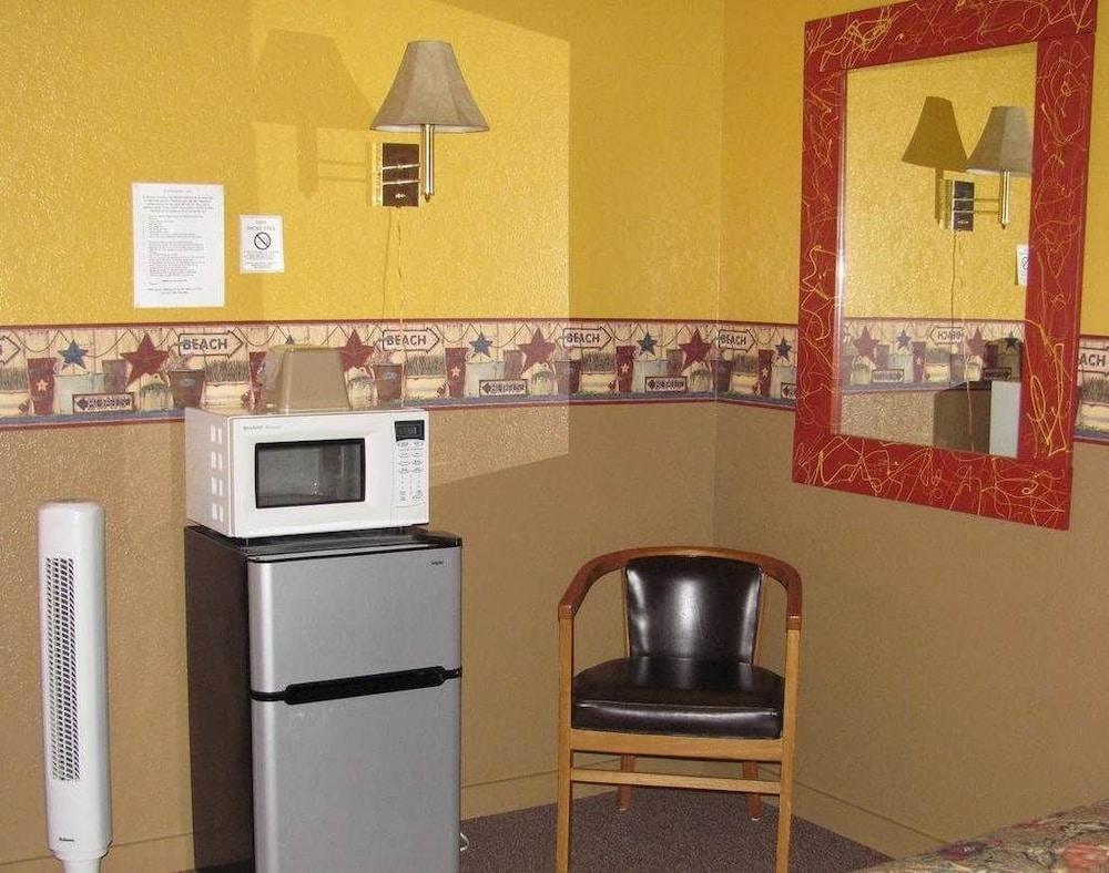 Earth Inn Motel photo 7