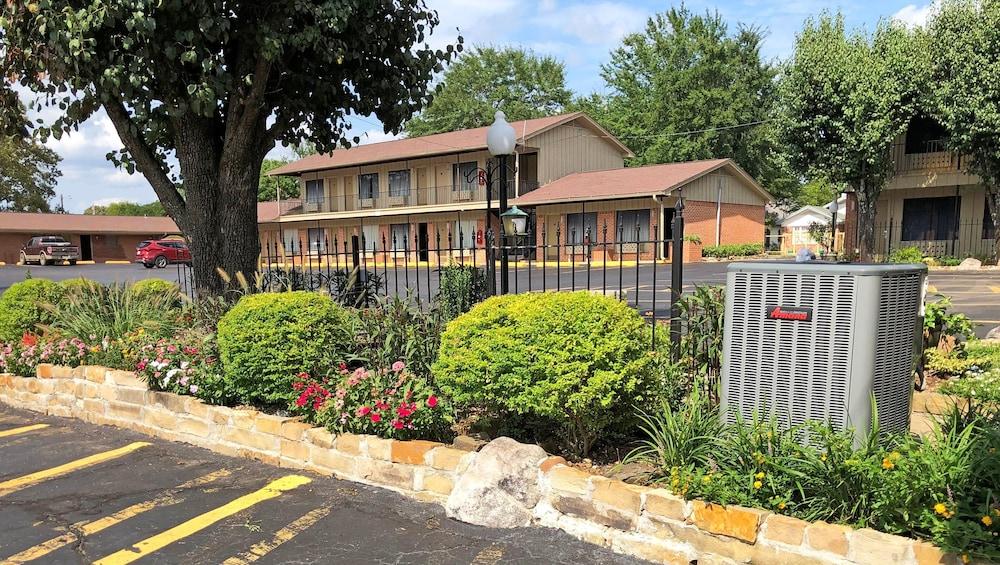 Charles Wesley Motor Lodge photo 24