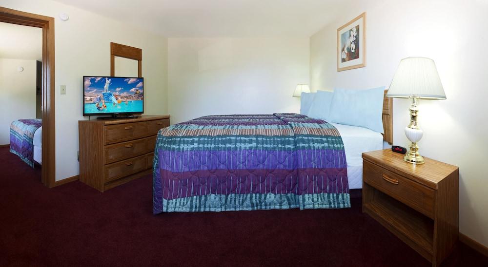 Shamrock Motel photo 22