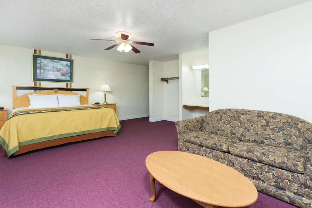 Super 8 by Wyndham Anderson/Clemson Area photo 7