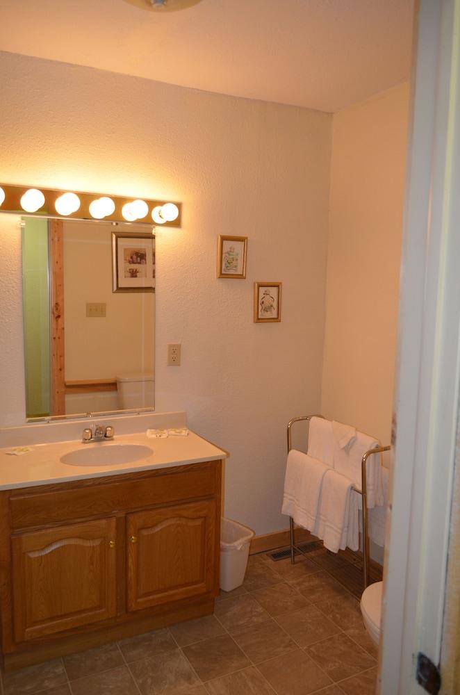 Foggy Mountain Lodge photo 73