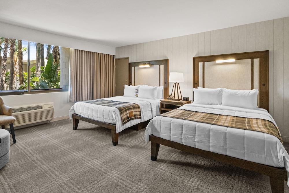 Knott's Hotel photo 5