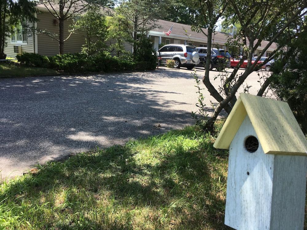 Westhampton Seabreeze Motel photo 46