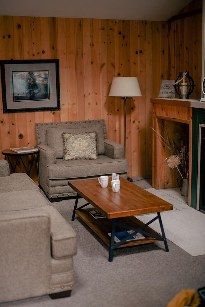 Steamboat Inn photo 73