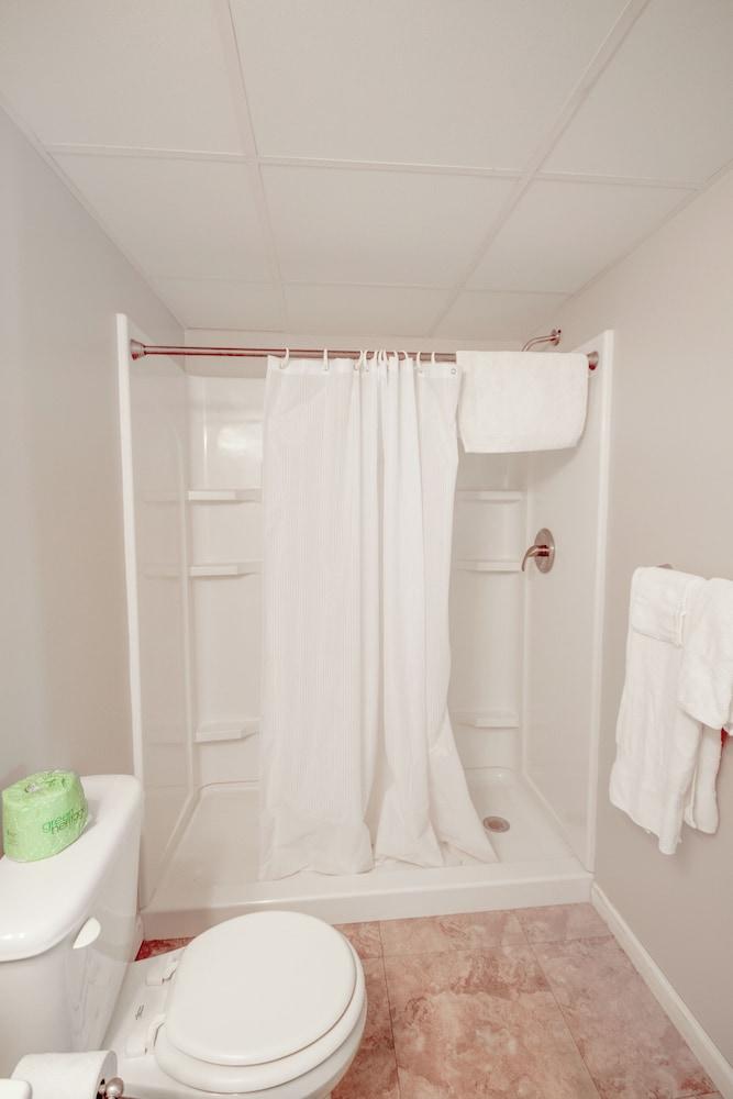 OYO Crossroads Inn photo 13