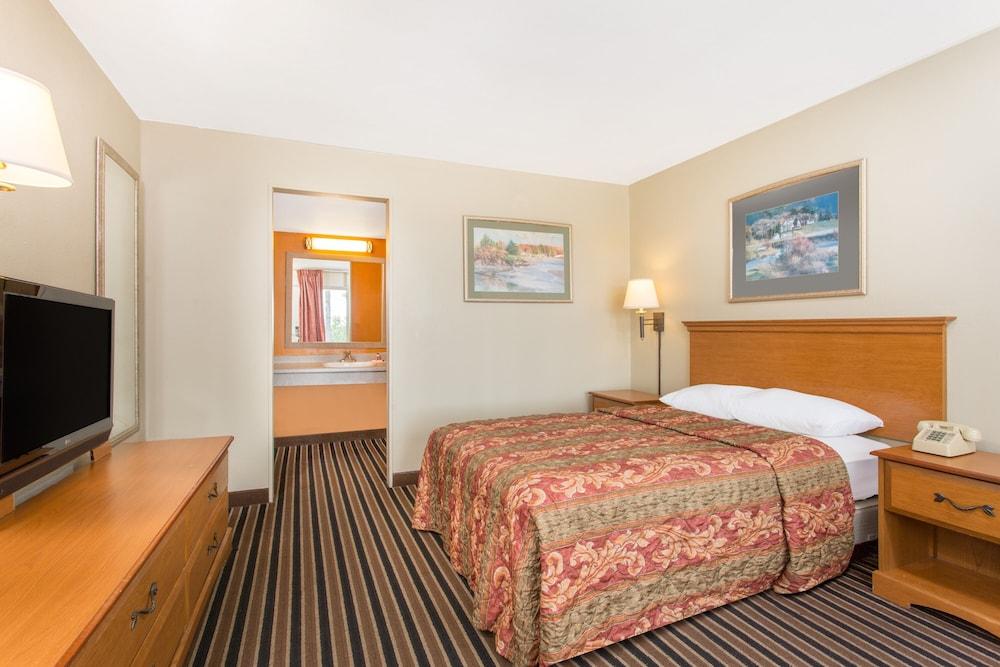 Garden Inn photo 16