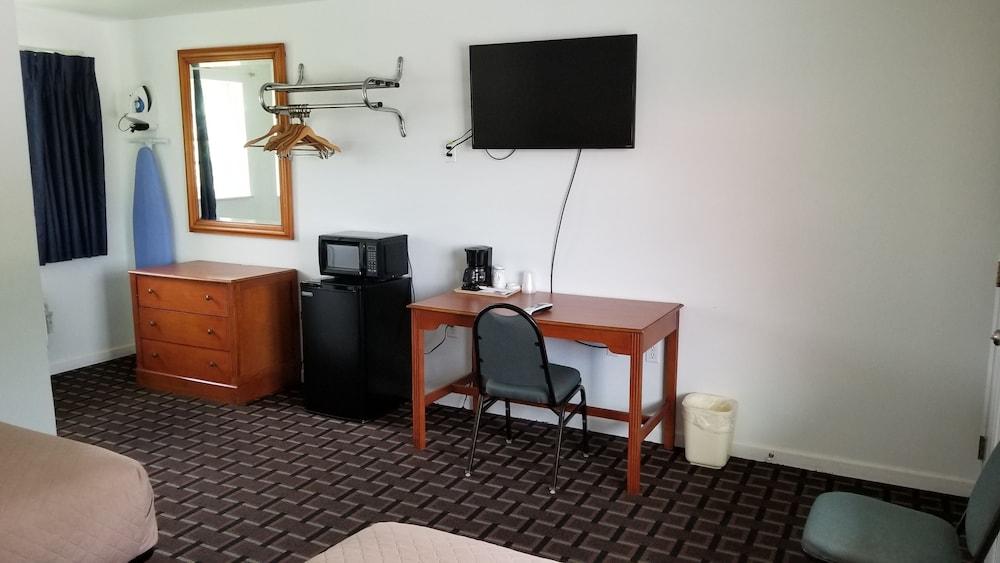 Budget Inn Breezewood photo 17
