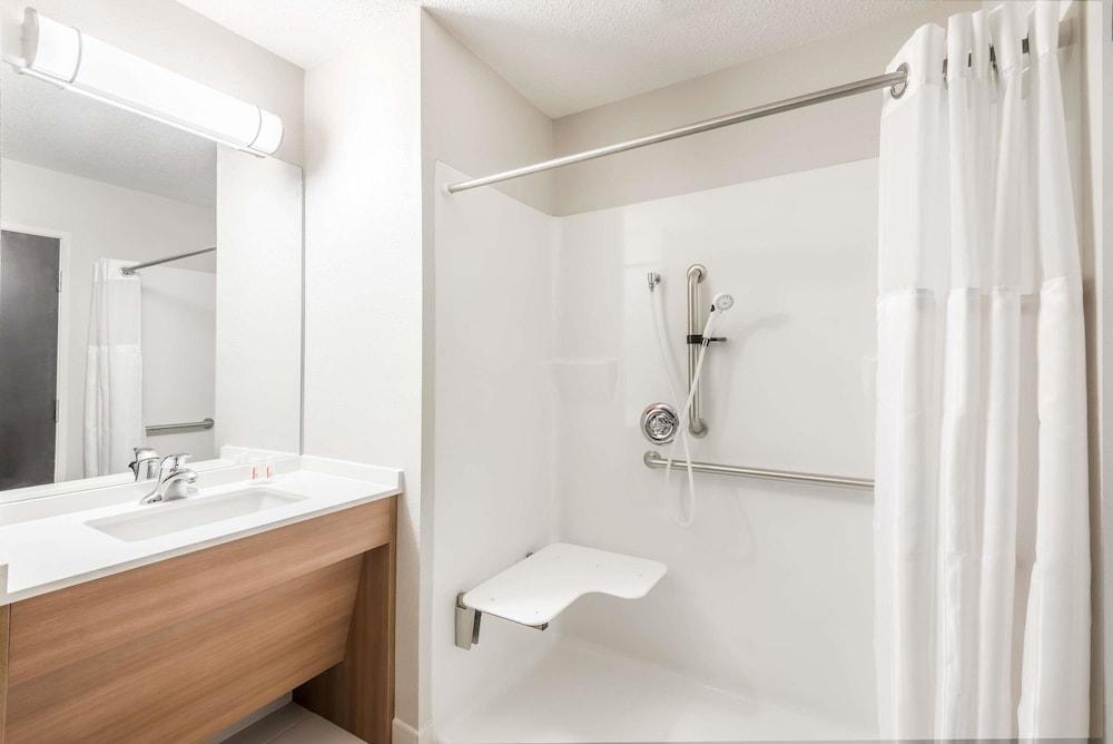 Microtel Inn & Suites By Wyndham Beaver Falls photo 10