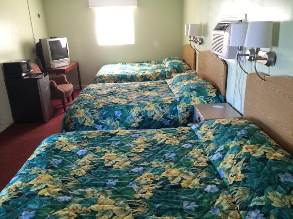 Dixie Plaza Hotel photo 7