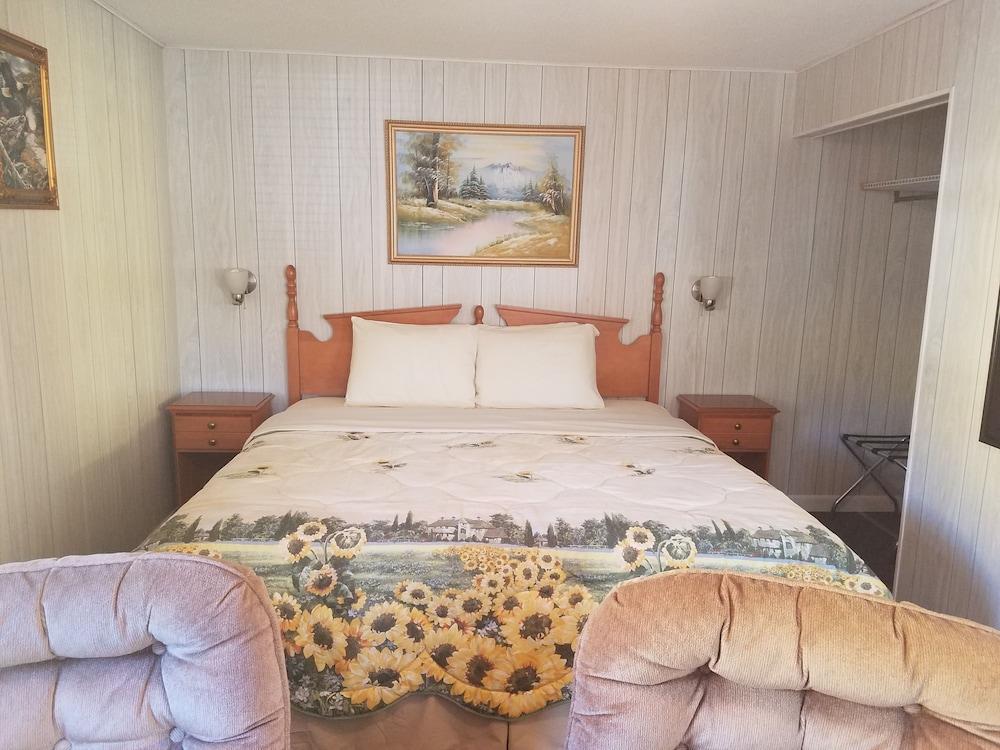 Sunnyside Motel & Cottages photo 20