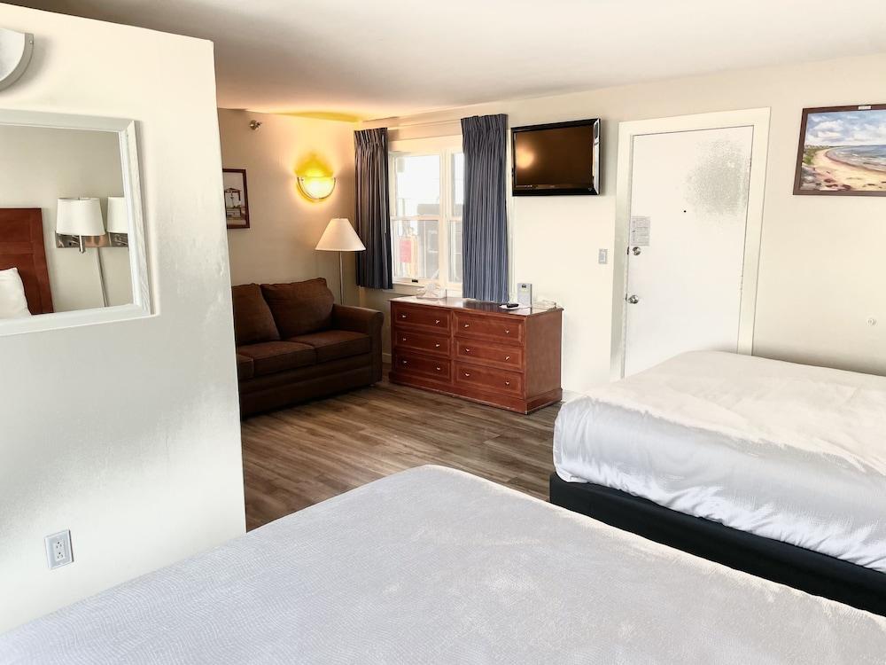 Atlantic Oceanfront Hotel photo 42