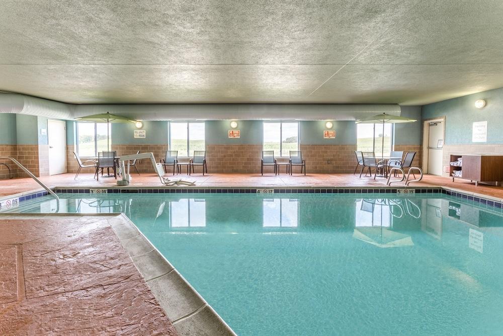 Holiday Inn Express Hotel & Suites Albert Lea - I-35 by IHG photo 23