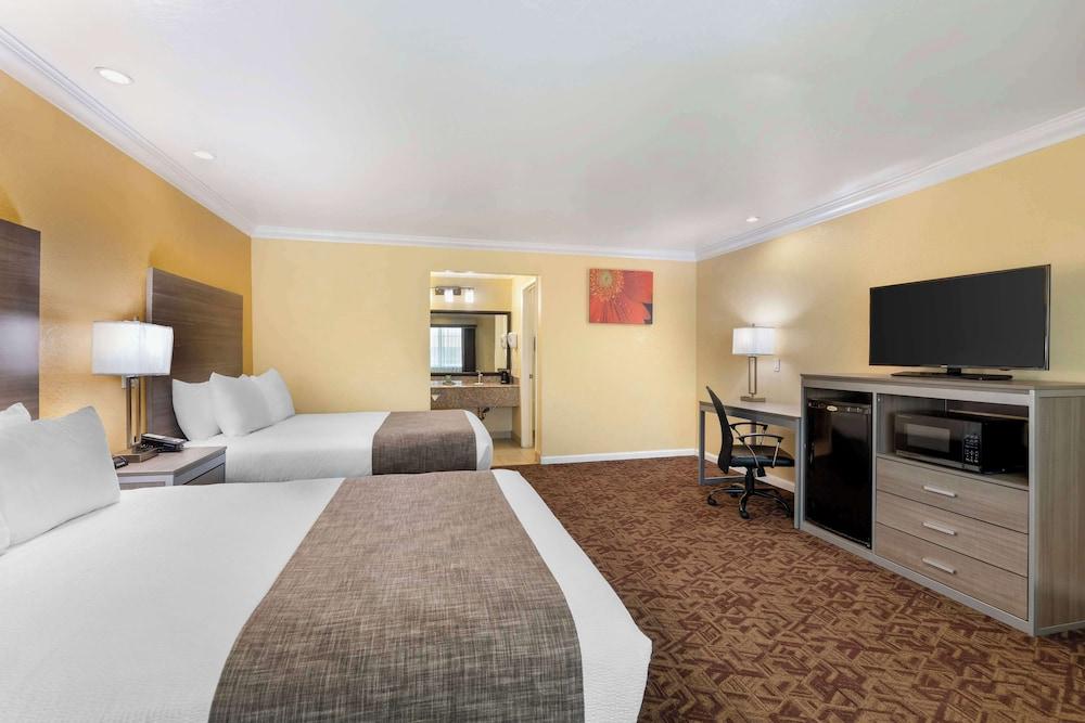 Best Western Hanford Inn photo 10