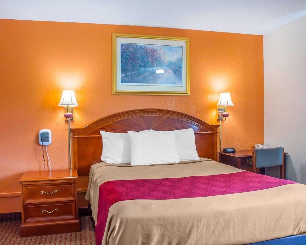 Econo Lodge Cuba I-86 photo 15