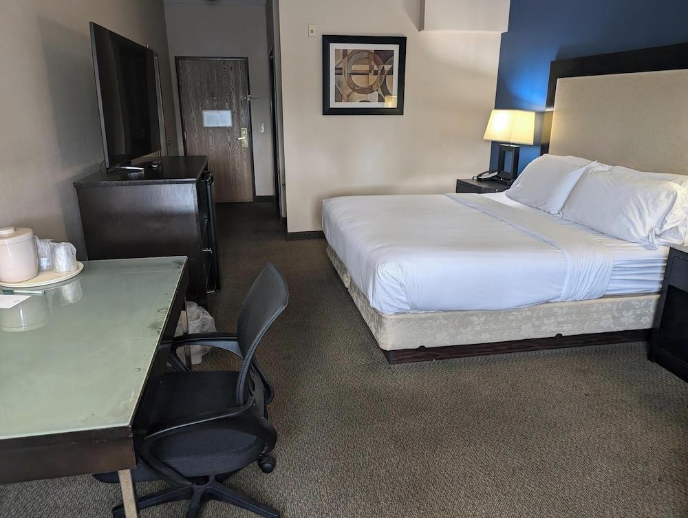Wingate by Wyndham Ashland photo 4