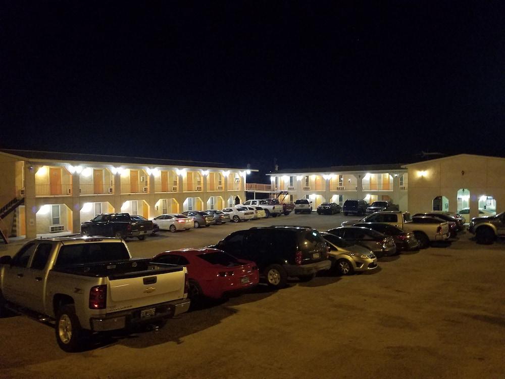 Cisco inn photo 5