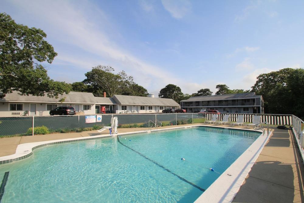 Skaket Beach Motel photo 2