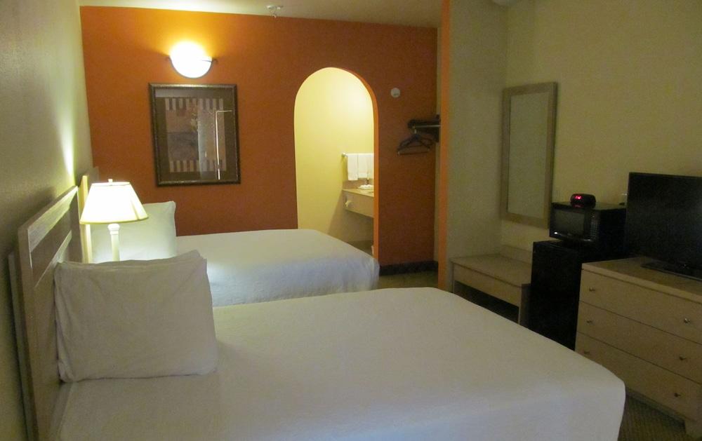Sunbridge Inn & Suites photo 5