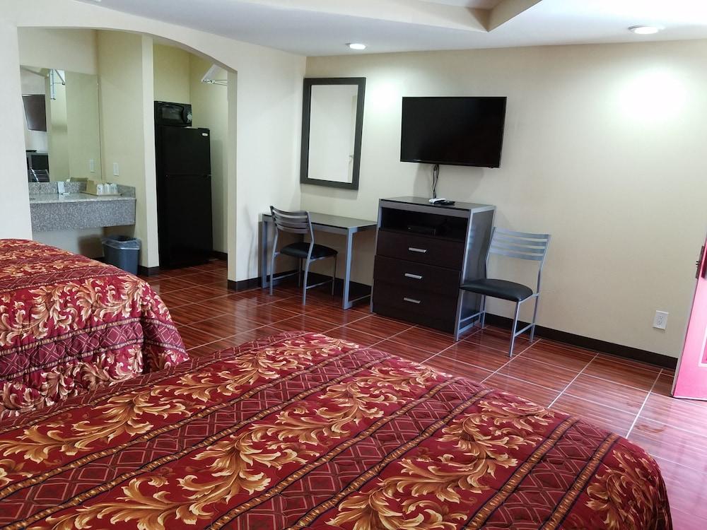 Luxury Inn & RV Park photo 20